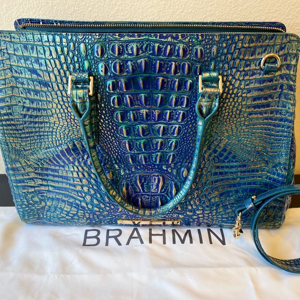 Brahmin Luxury Bag Large size new with dust bag and additional strap Aqua Blue